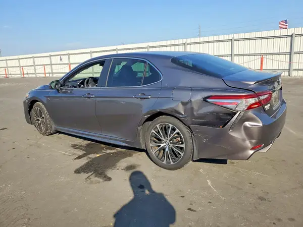 4T1B11HKXJU544786 2018 TOYOTA CAMRY - Image 2