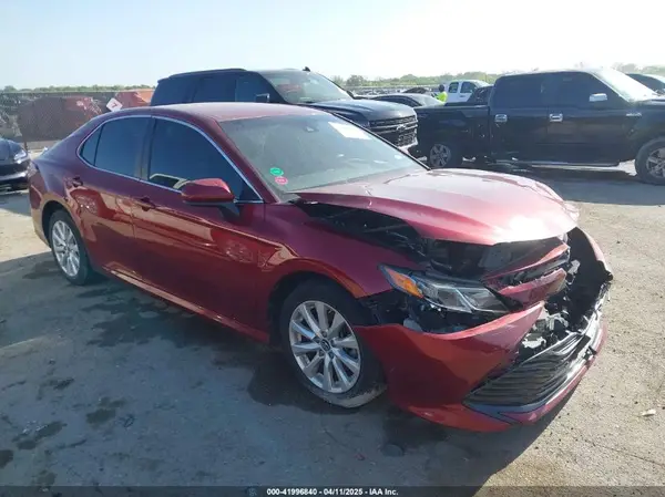 4T1B11HKXJU545128 2018 TOYOTA CAMRY - Image 1