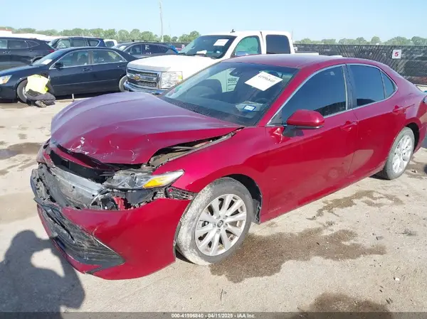 4T1B11HKXJU545128 2018 TOYOTA CAMRY - Image 2