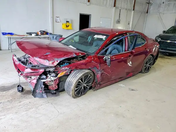 4T1B11HKXJU545520 2018 TOYOTA CAMRY - Image 1