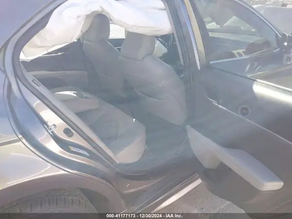4T1B11HKXJU546716 2018 TOYOTA CAMRY - Image 8