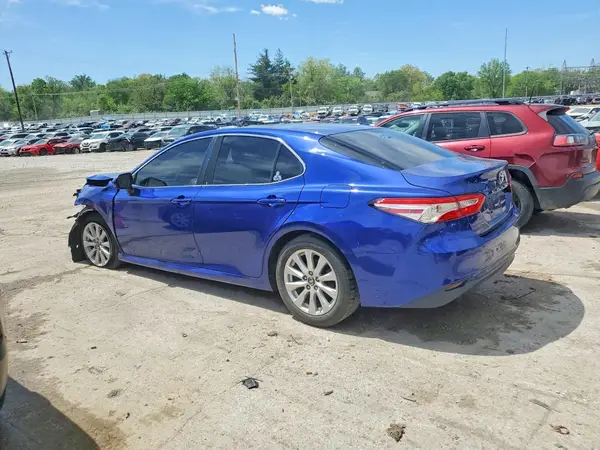 4T1B11HKXJU547915 2018 TOYOTA CAMRY - Image 2