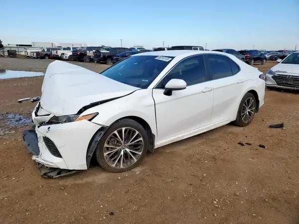 4T1B11HKXJU549048 2018 TOYOTA CAMRY - Image 1
