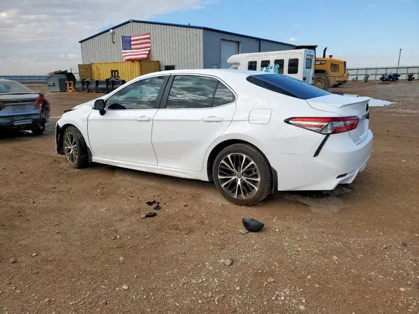 4T1B11HKXJU549048 2018 TOYOTA CAMRY - Image 2