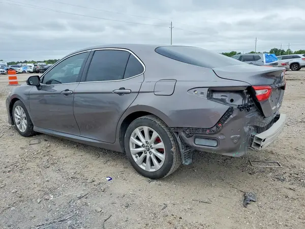 4T1B11HKXJU551883 2018 TOYOTA CAMRY - Image 2