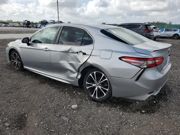 4T1B11HKXJU552872 2018 TOYOTA CAMRY - Image 2