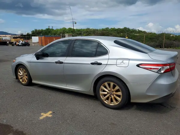 4T1B11HKXJU553777 2018 TOYOTA CAMRY - Image 2