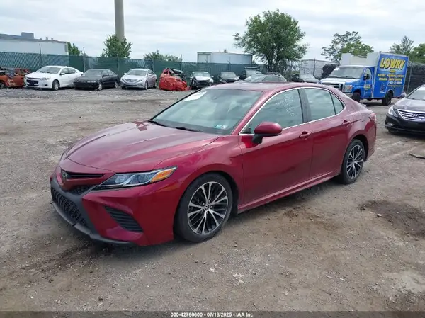4T1B11HKXJU556369 2018 TOYOTA CAMRY - Image 2
