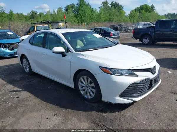 4T1B11HKXJU556808 2018 TOYOTA CAMRY - Image 1