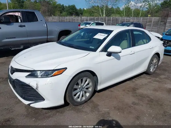 4T1B11HKXJU556808 2018 TOYOTA CAMRY - Image 2