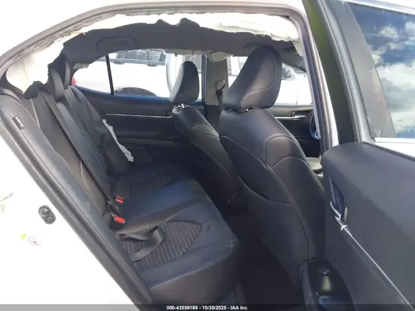4T1B11HKXJU557537 2018 TOYOTA CAMRY - Image 8