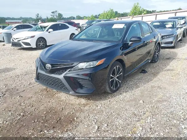 4T1B11HKXJU557991 2018 TOYOTA CAMRY - Image 2