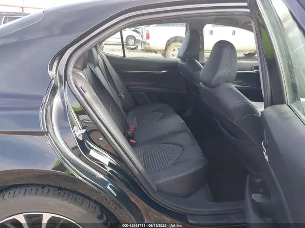 4T1B11HKXJU557991 2018 TOYOTA CAMRY - Image 8