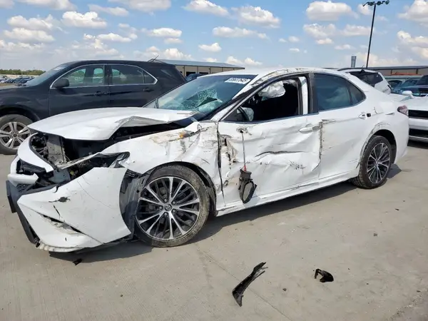 4T1B11HKXJU560373 2018 TOYOTA CAMRY - Image 1