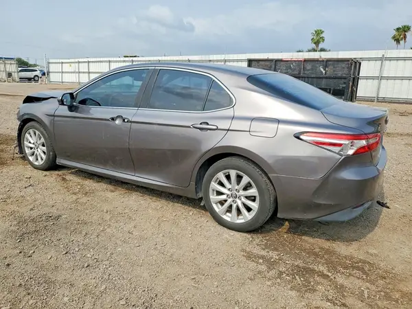 4T1B11HKXJU560440 2018 TOYOTA CAMRY - Image 2