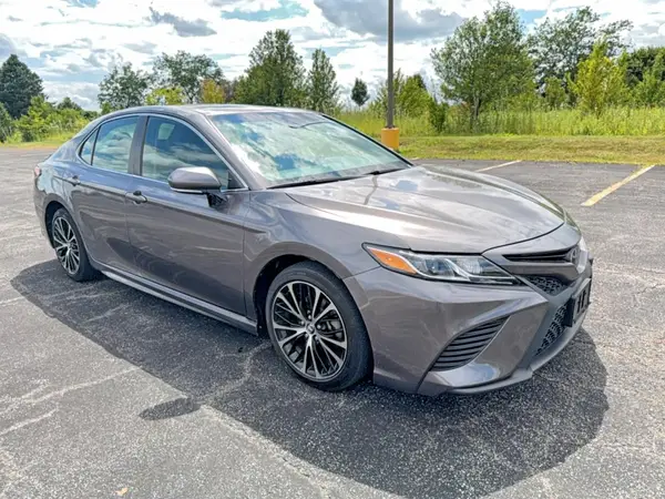 4T1B11HKXJU560650 2018 TOYOTA CAMRY - Image 1