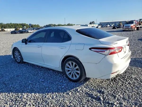 4T1B11HKXJU561166 2018 TOYOTA CAMRY - Image 2