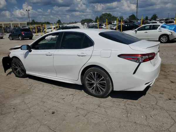 4T1B11HKXJU561877 2018 TOYOTA CAMRY - Image 2