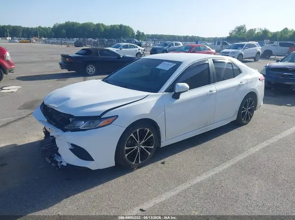 4T1B11HKXJU563130 2018 TOYOTA CAMRY - Image 2