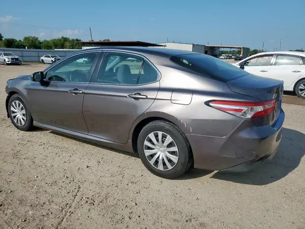 4T1B11HKXJU565282 2018 TOYOTA CAMRY - Image 2