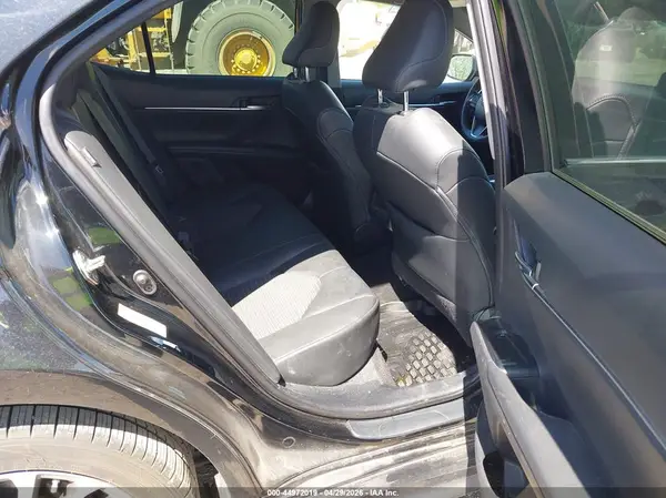 4T1B11HKXJU565380 2018 TOYOTA CAMRY - Image 8