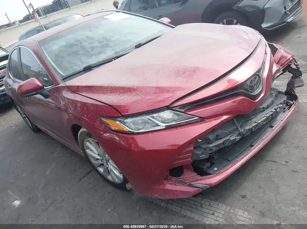 4T1B11HKXJU565766 2018 TOYOTA CAMRY - Image 1