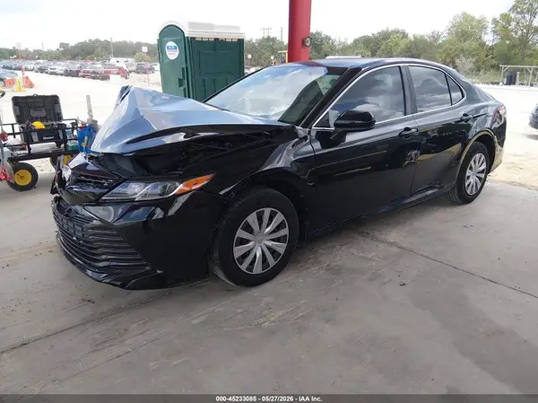 4T1B11HKXJU567727 2018 TOYOTA CAMRY - Image 2