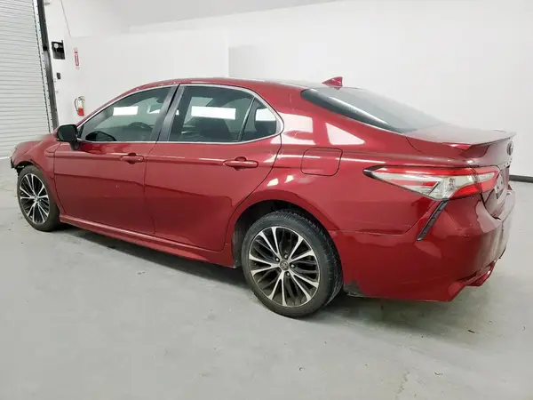 4T1B11HKXJU568330 2018 TOYOTA CAMRY - Image 2