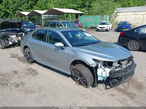 4T1B11HKXJU572166 2018 TOYOTA CAMRY - Image 1