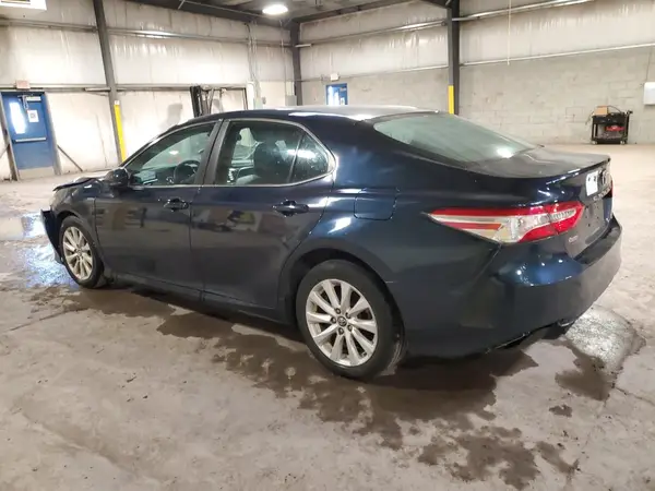 4T1B11HKXJU574063 2018 TOYOTA CAMRY - Image 2
