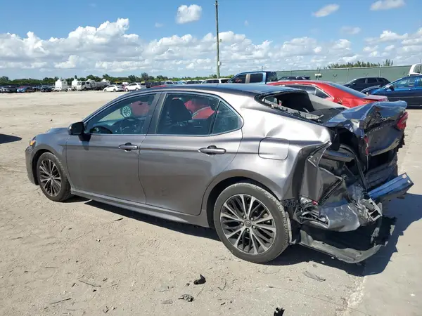4T1B11HKXJU574614 2018 TOYOTA CAMRY - Image 2