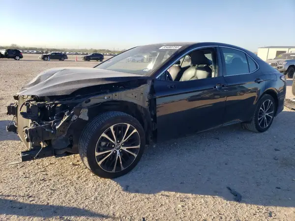 4T1B11HKXJU575133 2018 TOYOTA CAMRY - Image 1