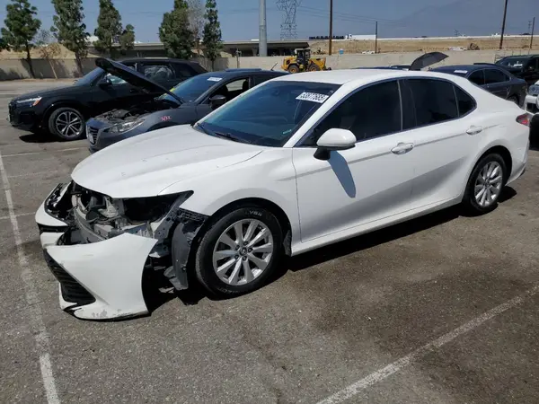4T1B11HKXJU577027 2018 TOYOTA CAMRY - Image 1