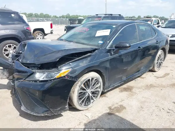 4T1B11HKXJU577190 2018 TOYOTA CAMRY - Image 2
