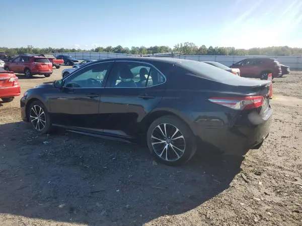 4T1B11HKXJU578825 2018 TOYOTA CAMRY - Image 2