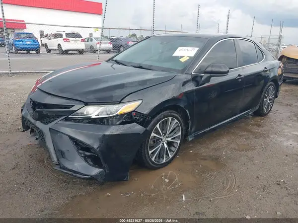 4T1B11HKXJU580204 2018 TOYOTA CAMRY - Image 2