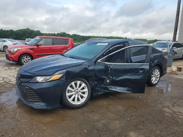 4T1B11HKXJU582406 2018 TOYOTA CAMRY - Image 1