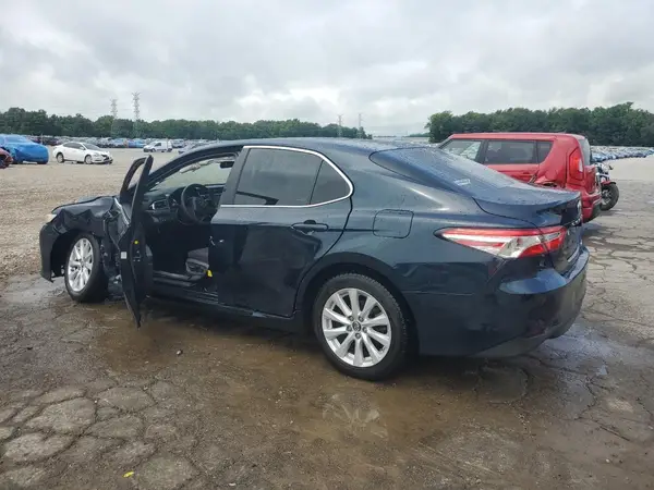 4T1B11HKXJU582406 2018 TOYOTA CAMRY - Image 2