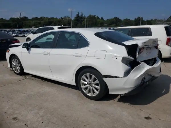 4T1B11HKXJU582776 2018 TOYOTA CAMRY - Image 2