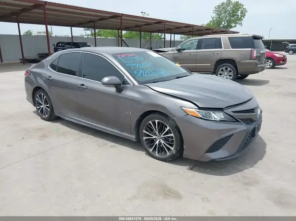 4T1B11HKXJU584477 2018 TOYOTA CAMRY - Image 1