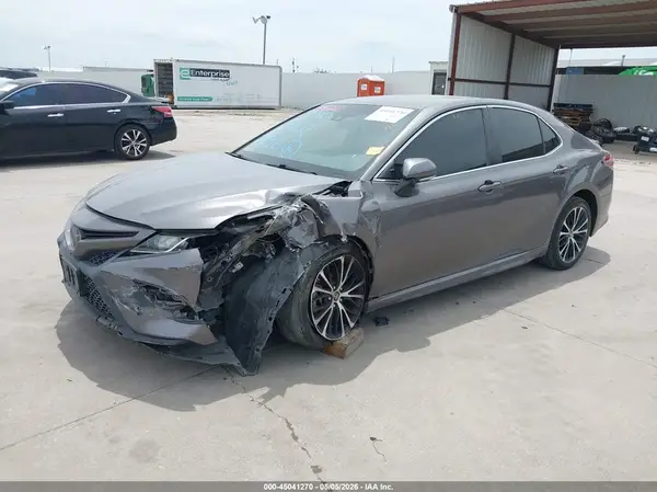 4T1B11HKXJU584477 2018 TOYOTA CAMRY - Image 2