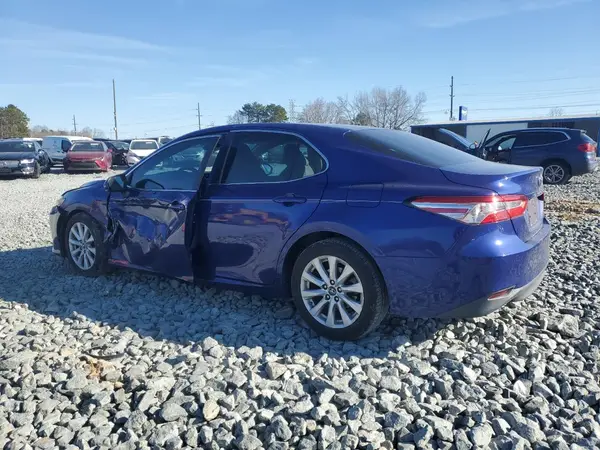 4T1B11HKXJU585077 2018 TOYOTA CAMRY - Image 2