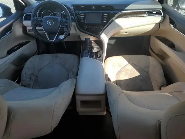 4T1B11HKXJU585077 2018 TOYOTA CAMRY - Image 8