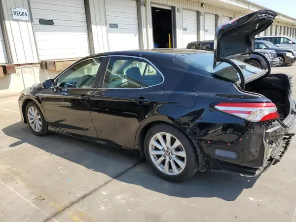 4T1B11HKXJU585547 2018 TOYOTA CAMRY - Image 2