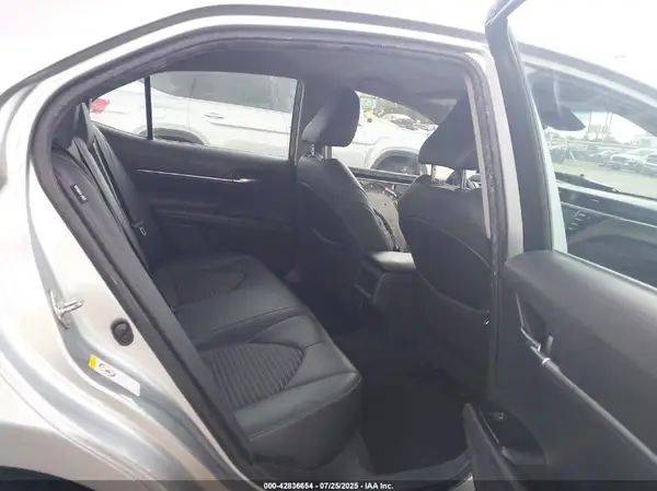 4T1B11HKXJU586875 2018 TOYOTA CAMRY - Image 8