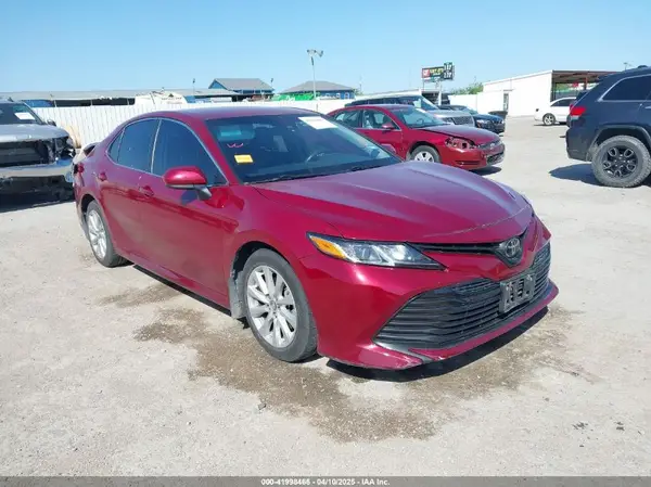 4T1B11HKXJU586889 2018 TOYOTA CAMRY - Image 1