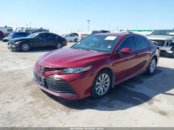 4T1B11HKXJU586889 2018 TOYOTA CAMRY - Image 2