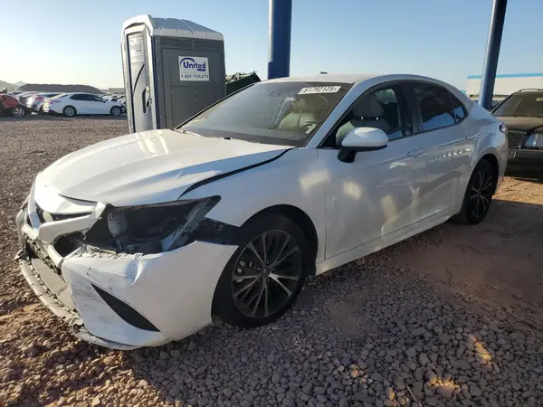 4T1B11HKXJU589078 2018 TOYOTA CAMRY - Image 1