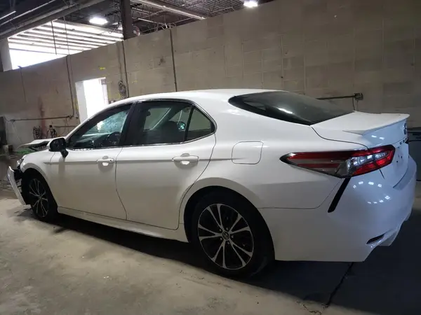 4T1B11HKXJU591302 2018 TOYOTA CAMRY - Image 2
