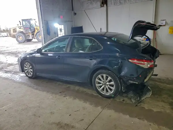 4T1B11HKXJU591686 2018 TOYOTA CAMRY - Image 2